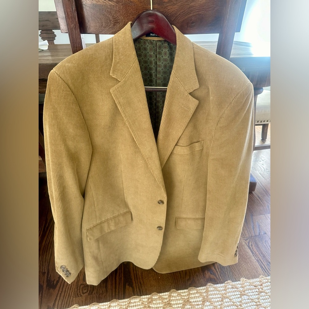 Gorgeous Ralph Lauren tan corduroy blazer.  Perfect for fall and winter! 44L